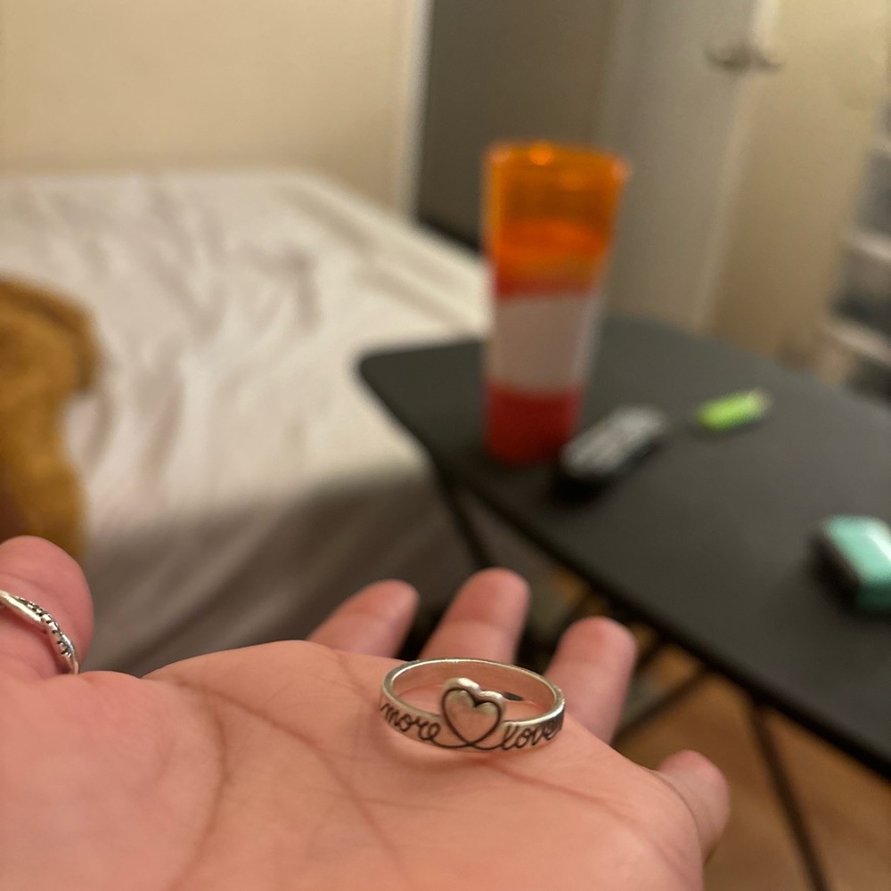 Size 8 $50 - Picture 3 of 4